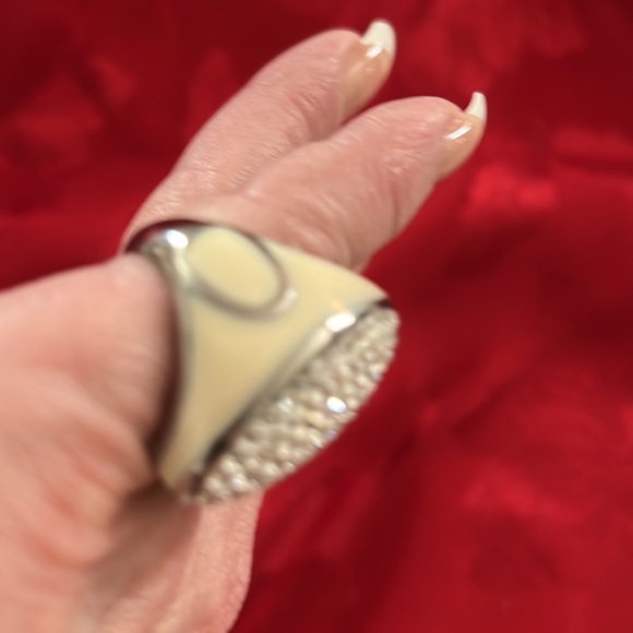 Statement Ring - Picture 2 of 4
